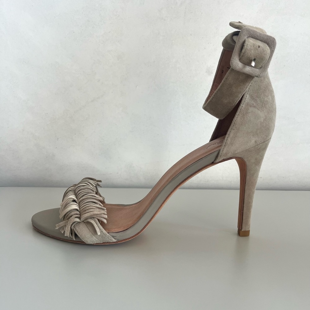 Like new Joie ‘pippi’ fringe heels ✨ - Picture 2 of 6